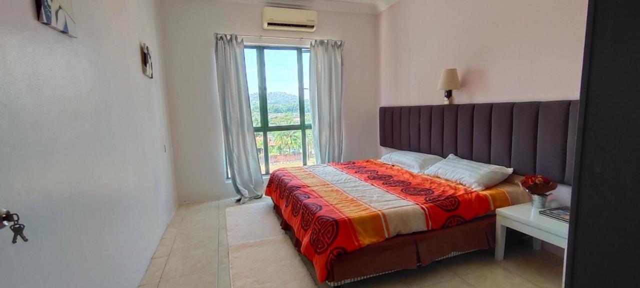 Gold Coast International Resort Kampong Bukit Beruang Esterno foto